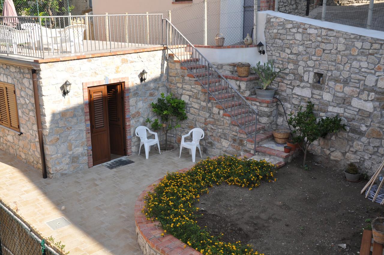 Villetta In Centro Storico Caccamo Exterior photo