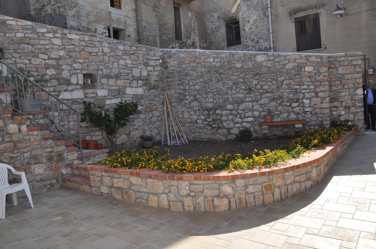 Villetta In Centro Storico Caccamo Exterior photo
