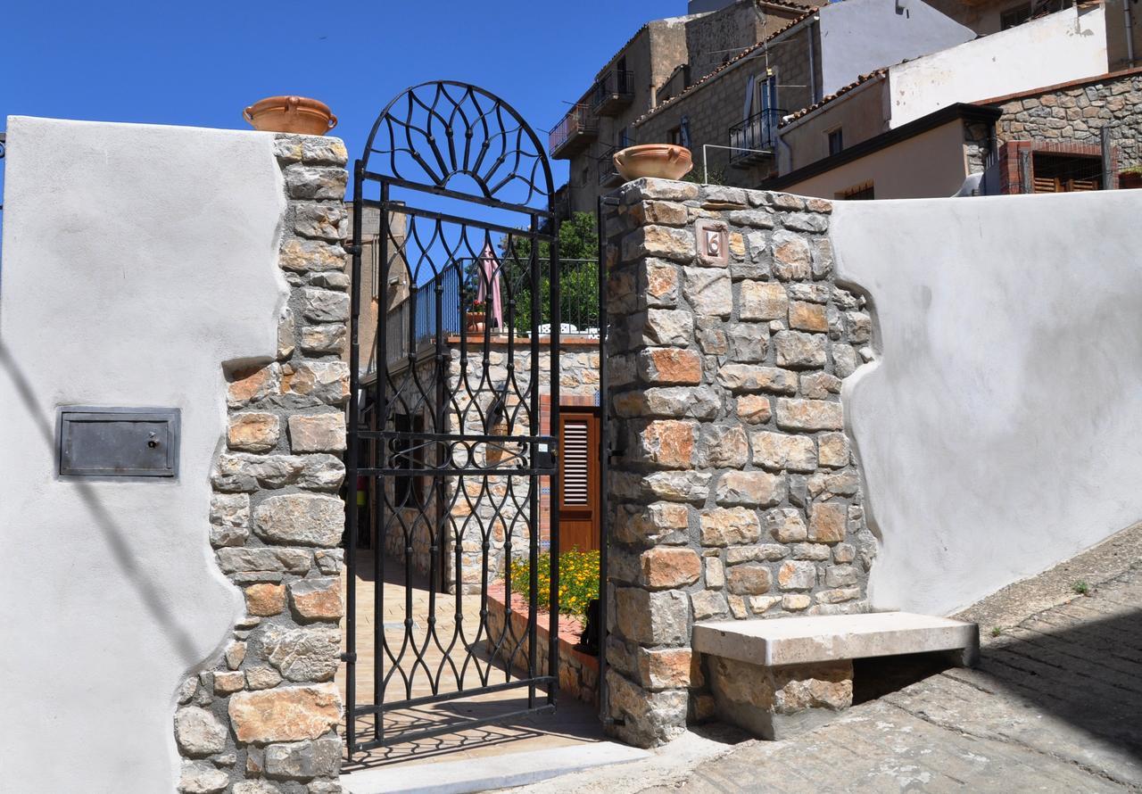 Villetta In Centro Storico Caccamo Exterior photo