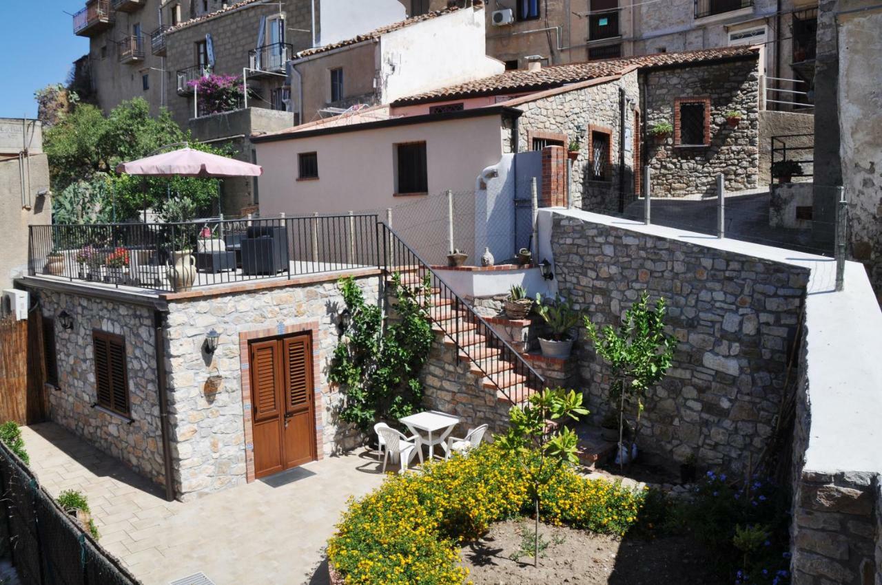 Villetta In Centro Storico Caccamo Exterior photo