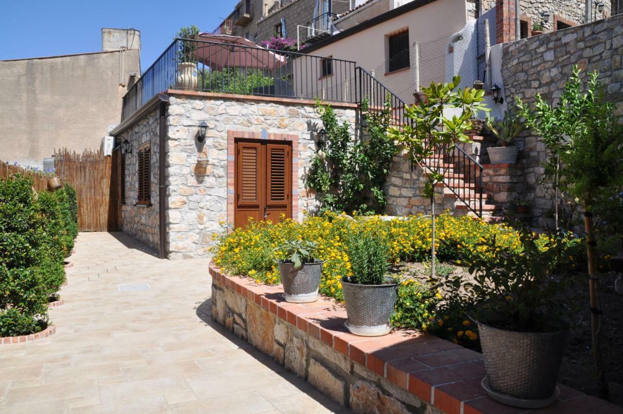 Villetta In Centro Storico Caccamo Exterior photo